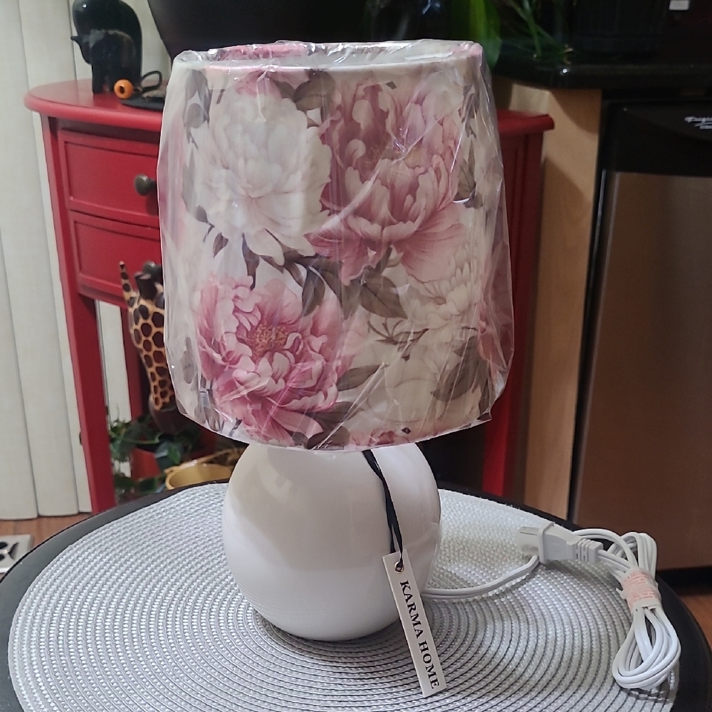 🪷Karma Home Floral Table Lamp